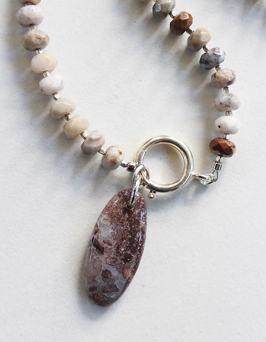 Gobi Agate Pendant Necklace - The Autumn Necklace