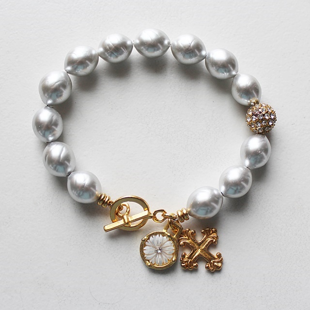 Gray Vintage Glass Pearl Bracelet - The Comforter Bracelet