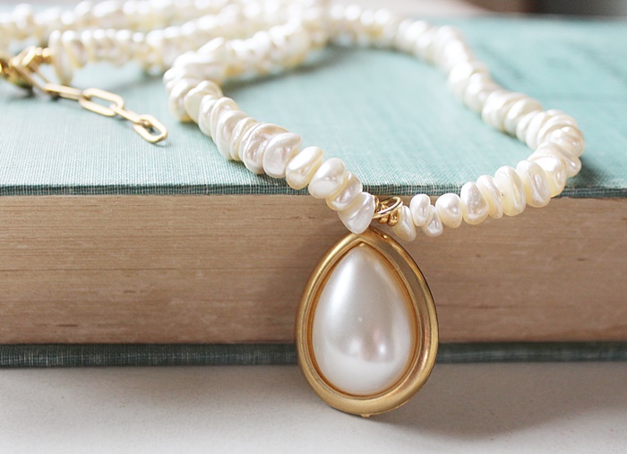 Vintage Creamy Glass Pebble Pearls with Vintage Pearl Pendant - The Angela Necklace