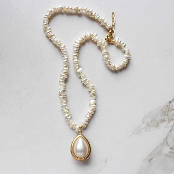 Vintage Creamy Glass Pebble Pearls with Vintage Pearl Pendant - The Angela Necklace