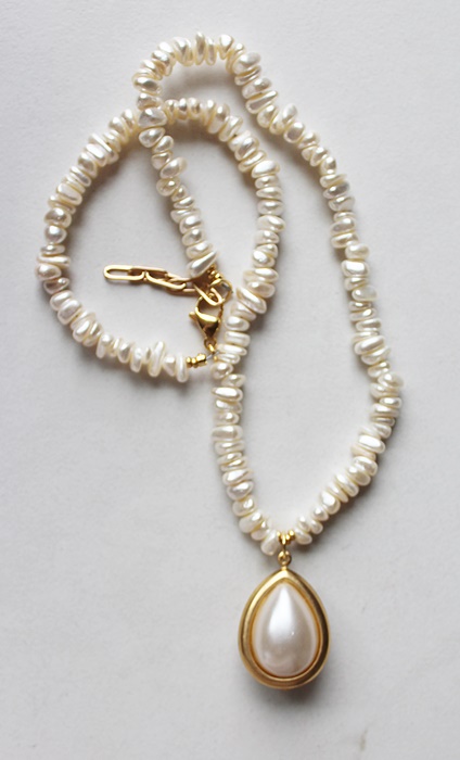 Vintage Creamy Glass Pebble Pearls with Vintage Pearl Pendant - The Angela Necklace