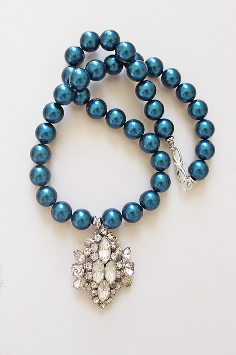 OOAK - Peacock Blue Swarovski Glass Pearls & Vintage Brooch Necklace - The Une Fete Necklace