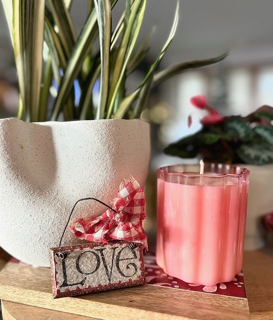 February Candle of the Month - The Amore Candle