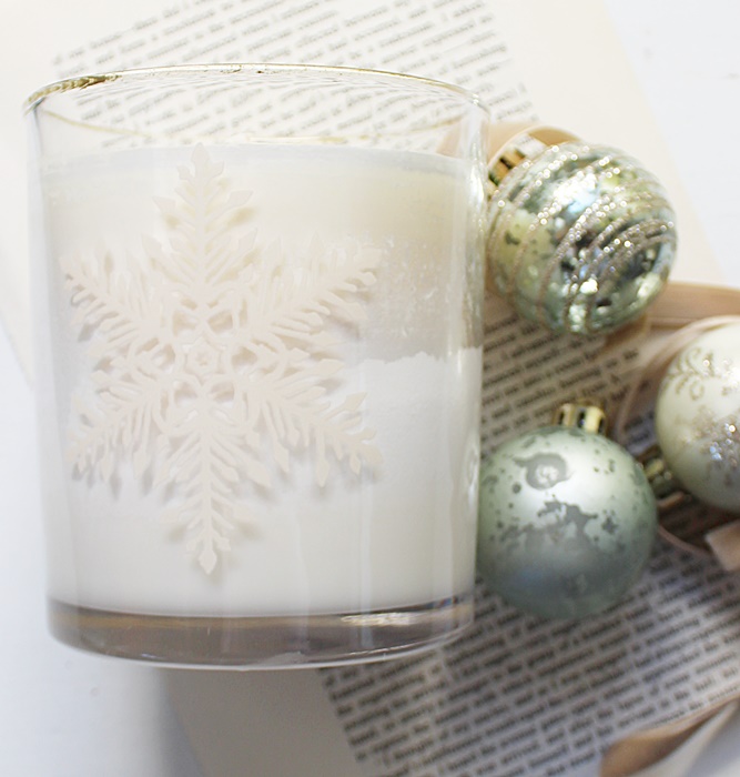 DECEMBER (SNOWFLAKE) Hand Poured Soy Holiday Candle