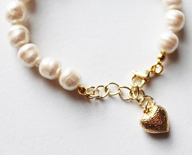 Vintage Glass Pearl Bracelet with Gold Heart Charm - The Lizzie Bracelet