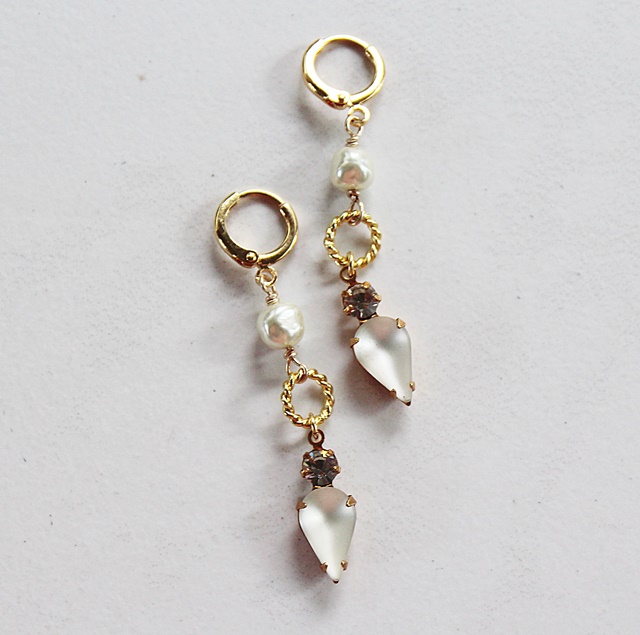 Vintage Glass and Pearl Earrings - The Ivory Earrings